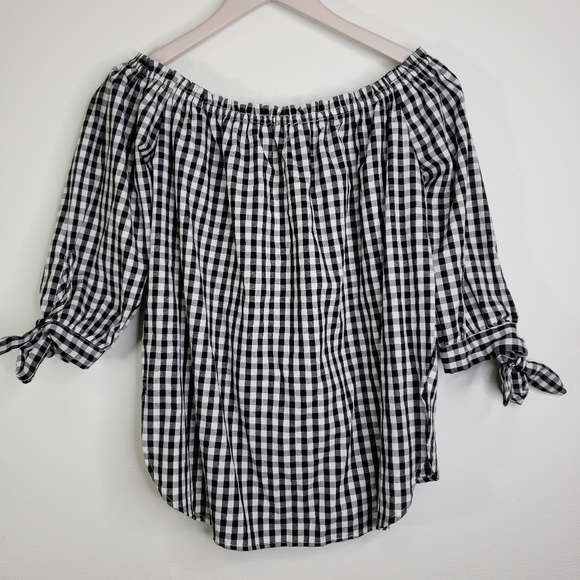 Caution to the Wind Gingham Check Off Shou… - Picture 3 of 4